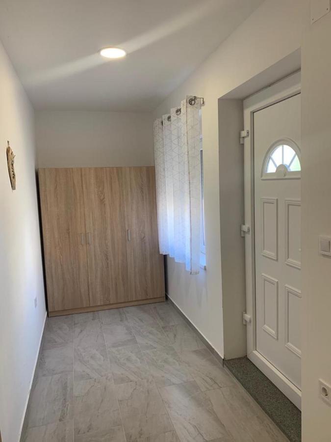 Apartman Dalija Vinkuran Exterior photo