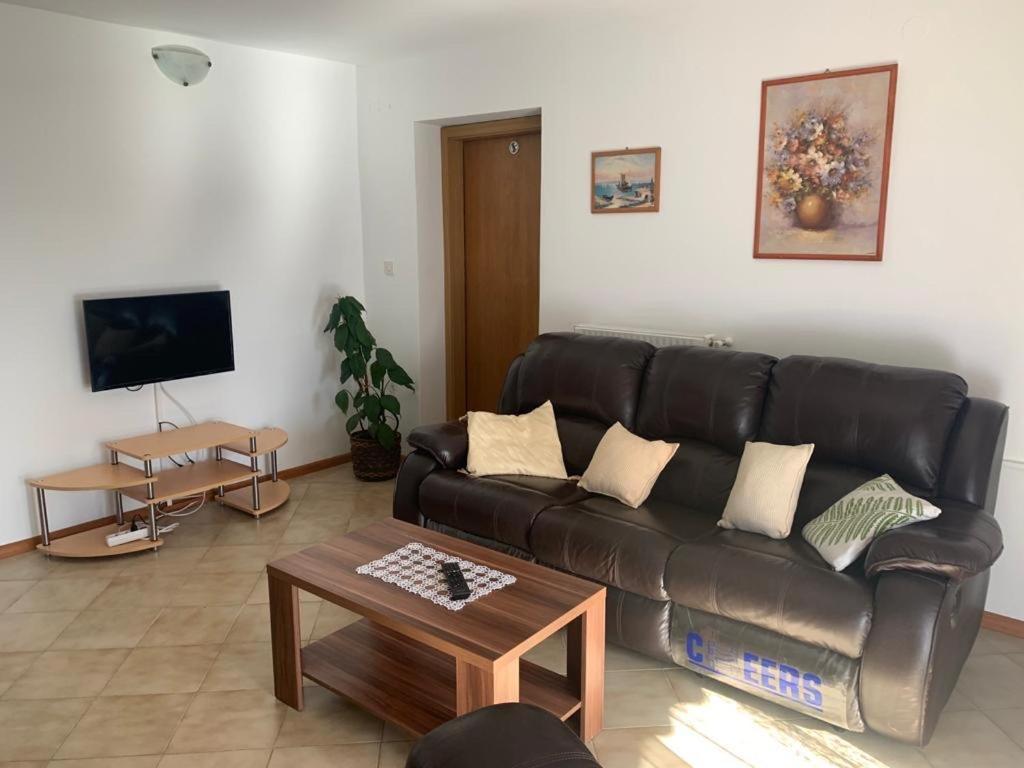 Apartman Dalija Vinkuran Exterior photo