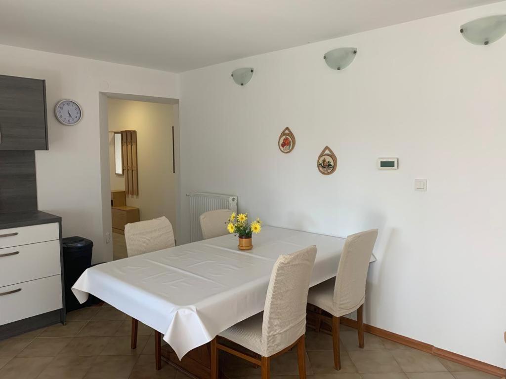 Apartman Dalija Vinkuran Exterior photo